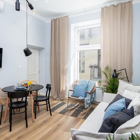 Barbacan Suites - Old Town Apartments - By Upstairs Kraków Zewnętrze zdjęcie
