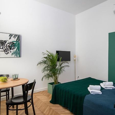Barbacan Suites - Old Town Apartments - By Upstairs Kraków Zewnętrze zdjęcie