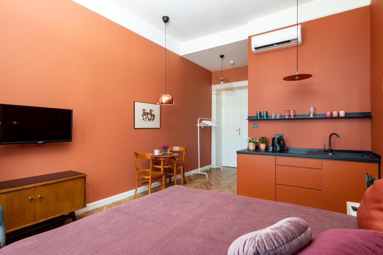 Barbacan Suites - Old Town Apartments - By Upstairs Kraków Zewnętrze zdjęcie