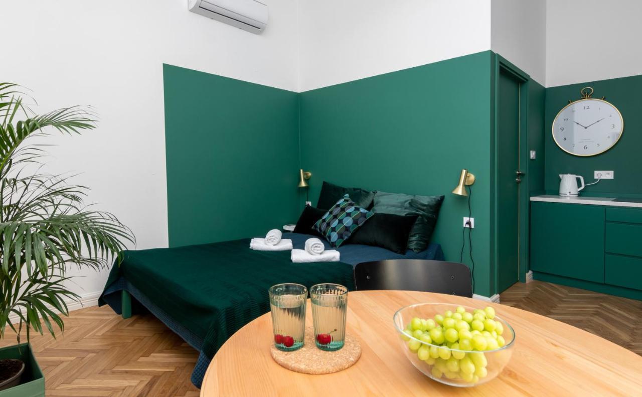 Barbacan Suites - Old Town Apartments - By Upstairs Kraków Zewnętrze zdjęcie