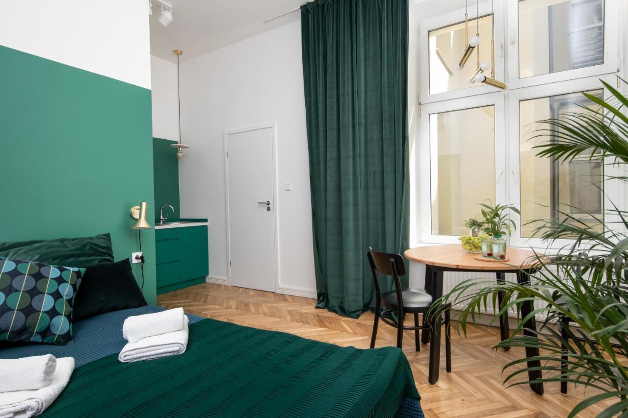 Barbacan Suites - Old Town Apartments - By Upstairs Kraków Zewnętrze zdjęcie