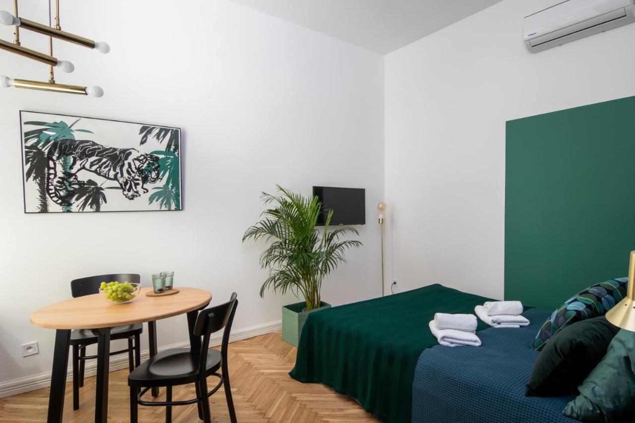 Barbacan Suites - Old Town Apartments - By Upstairs Kraków Zewnętrze zdjęcie